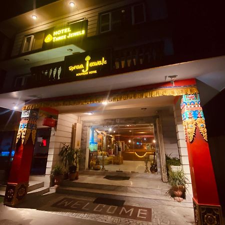 Three Jewels Boutique Hotel Pokhara Exterior photo